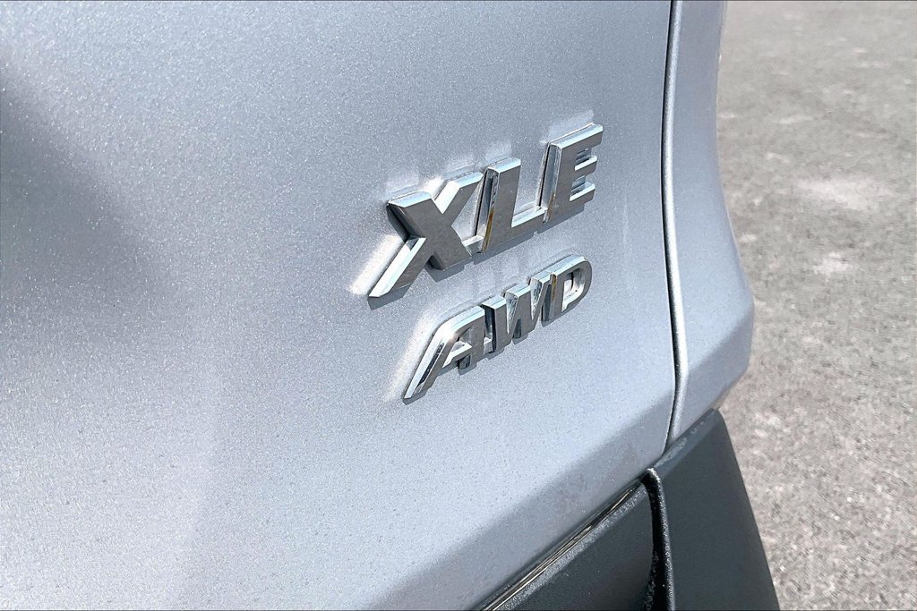 Used 2025 Toyota RAV4 XLE AWD/4WD image 8