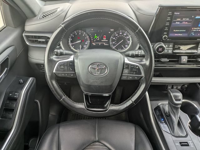 Used 2021 Toyota Highlander XSE AWD/4WD image 29