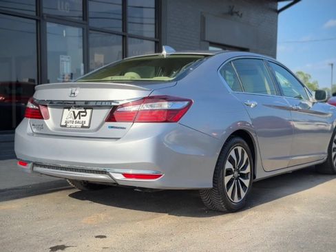 Used 2017 Honda Accord Hybrid Sedan image 2
