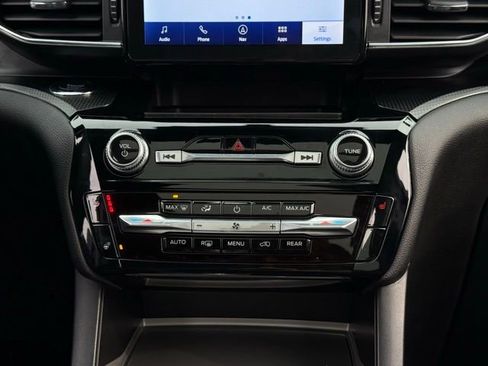 Certified 2024 Ford Explorer ST-Line w/ Class IV Trailer Tow Package image 33