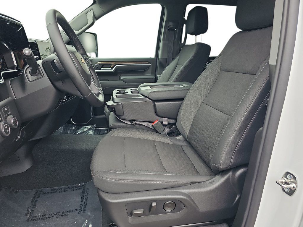 Used 2026 Chevrolet Silverado 2500 LT AWD/4WD image 15