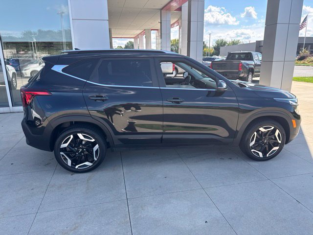 Used 2024 Kia Seltos SX w/ SX Sunroof Package AWD/4WD image 8