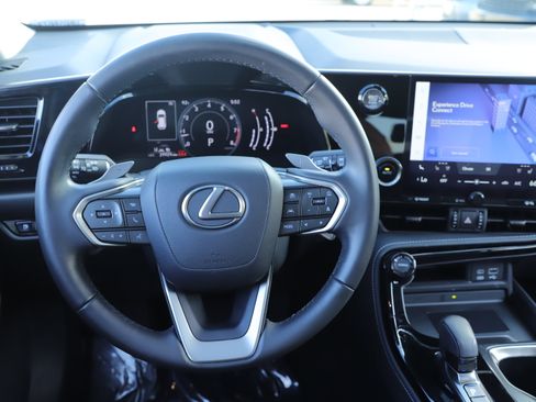 Used 2024 Lexus NX 250 FWD image 23