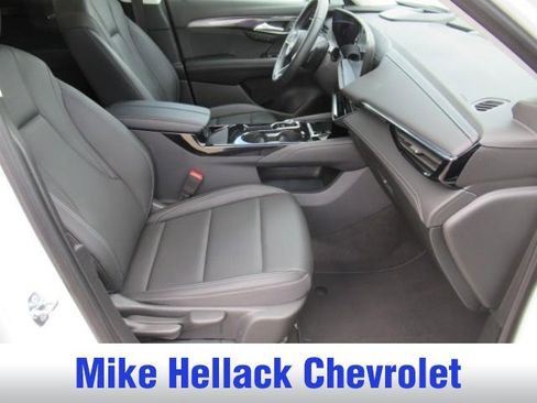 Used 2025 Buick Envision Preferred AWD/4WD image 15