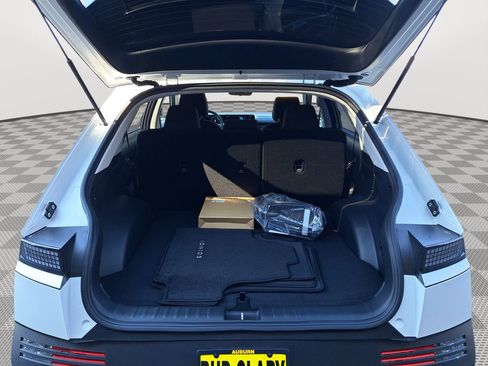 New 2025 Hyundai Ioniq 5 SE image 20