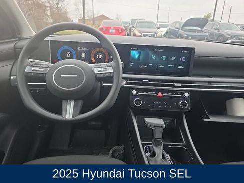 Used 2025 Hyundai Tucson SEL image 3