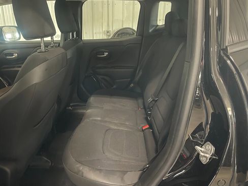 Used 2017 Jeep Renegade Altitude AWD/4WD image 16