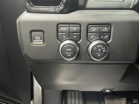 Used 2023 GMC Sierra 1500 AT4 w/ AT4 Premium Package AWD/4WD image 13