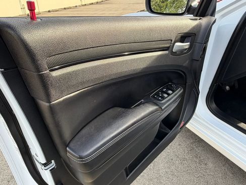 Used 2013 Chrysler 300 S RWD image 42