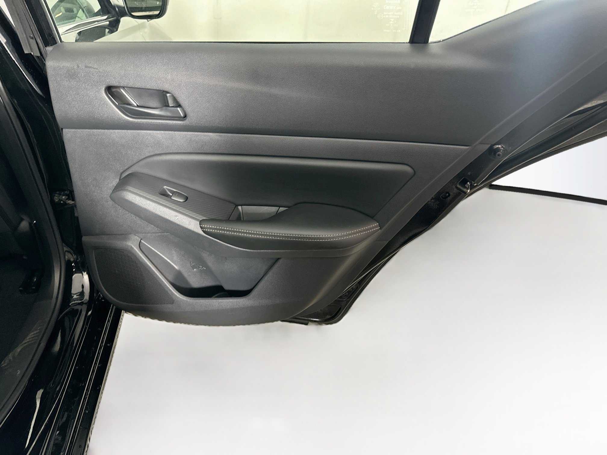 Used 2025 Nissan Altima 2.5 SV FWD image 27