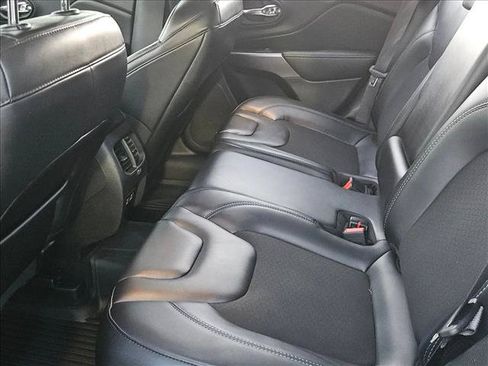 Used 2021 Jeep Cherokee Latitude Plus w/ Sun & Sound Group FWD image 23