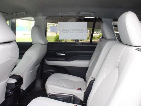 New 2026 Toyota Grand Highlander AWD image 46