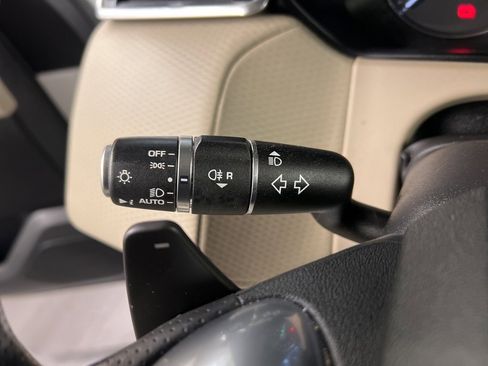 Used 2020 Land Rover Range Rover Velar S image 20