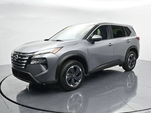 Used 2024 Nissan Rogue SV AWD/4WD image 4