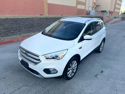 Used 2017 Ford Escape Titanium image 7