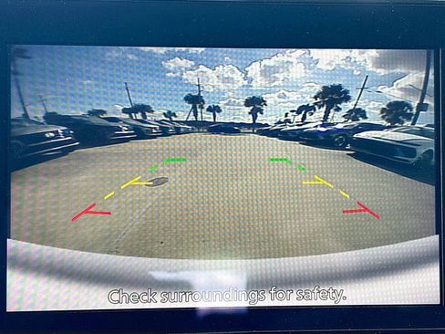 Used 2025 Nissan Pathfinder S image 13