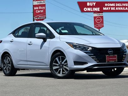 New 2025 Nissan Versa SV w/ Trunk Package