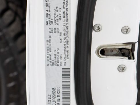 Used 2023 RAM 2500 Big Horn w/ Cold Weather Group image 33