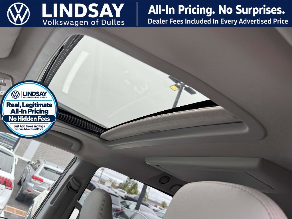 Used 2016 Toyota Sienna XLE Premium w/ Protection Package FWD image 16