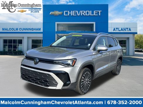 Used 2025 Volkswagen Taos SE FWD image 1