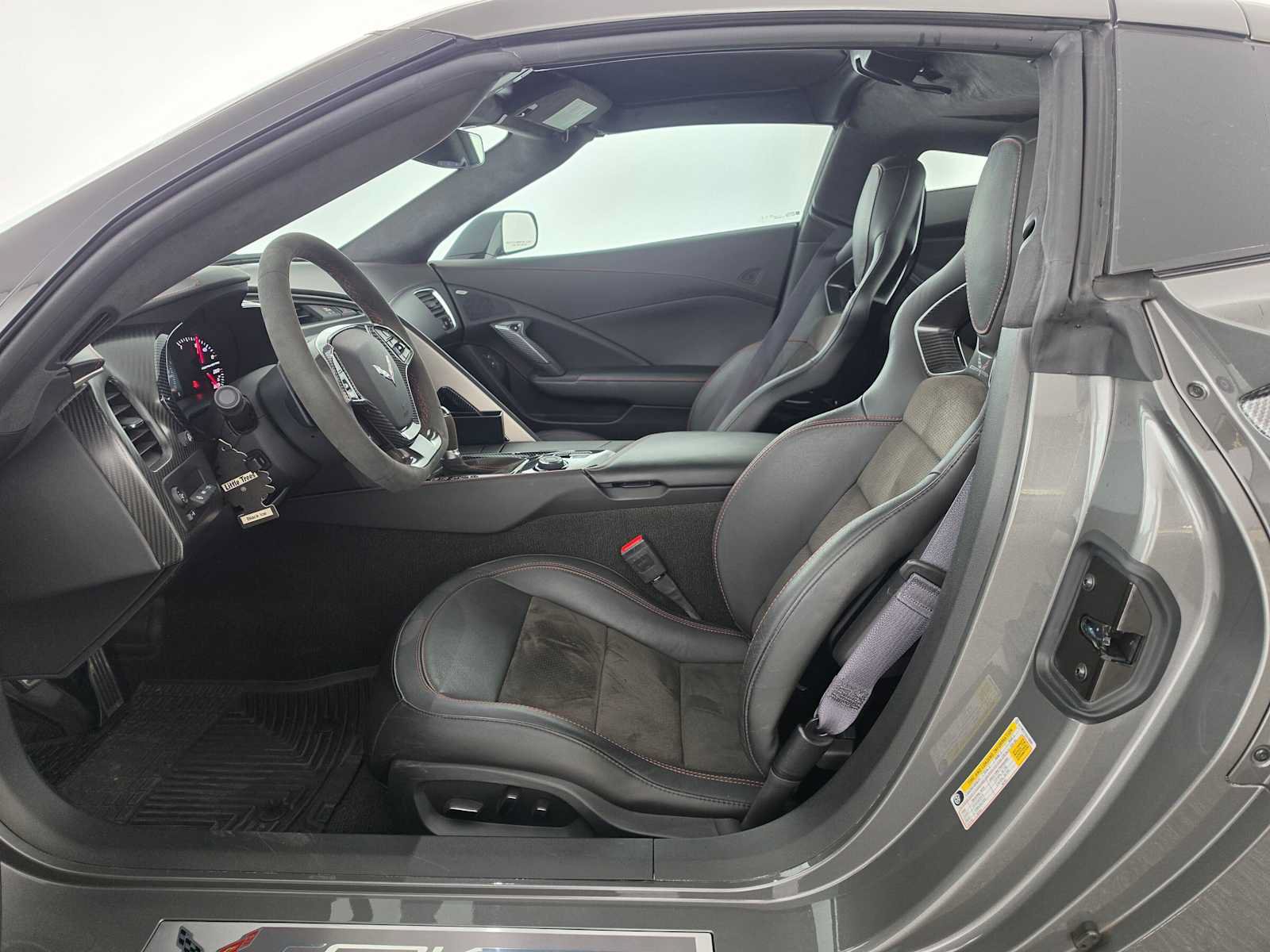 Used 2016 Chevrolet Corvette Stingray Coupe w/ 3LT Preferred Equipment Group RWD image 17