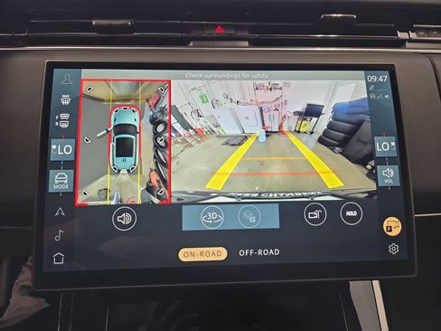 Used 2024 Land Rover Range Rover Sport Dynamic SE image 14