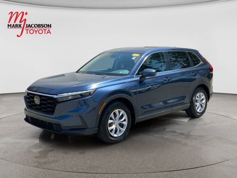 Used 2025 Honda CR-V LX image 1