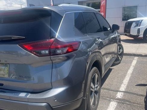 Used 2025 Nissan Rogue SL AWD/4WD image 9