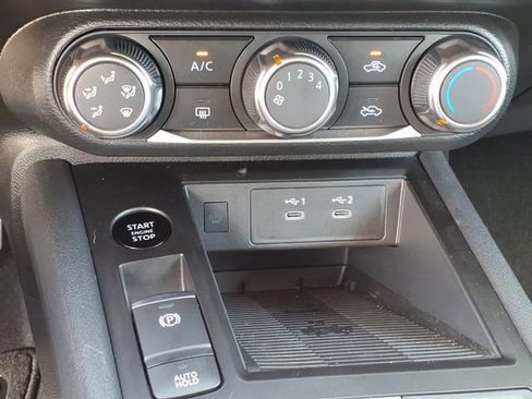 Certified 2025 Nissan Kicks SV image 9