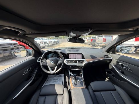 Used 2020 BMW 330i Sedan w/ Premium Package RWD image 18