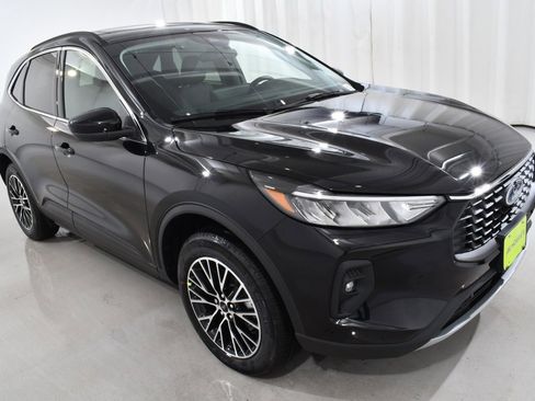 New 2026 Ford Escape SE w/ Class II Trailer Tow Package image 5