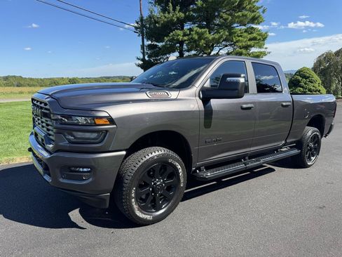 Used 2025 RAM 2500 Big Horn AWD/4WD image 1