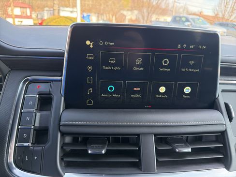 Used 2024 GMC Yukon SLT image 14