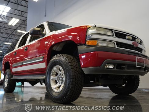 Used 2004 Chevrolet Suburban 2500 AWD/4WD image 35