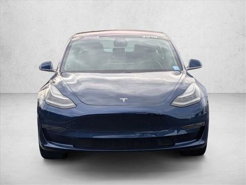 Used 2018 Tesla Model 3 Mid Range image 2