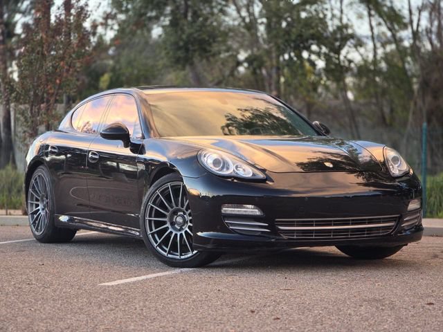 Used 2013 Porsche Panamera RWD image 1