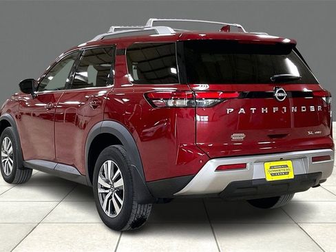 Used 2023 Nissan Pathfinder SL image 11