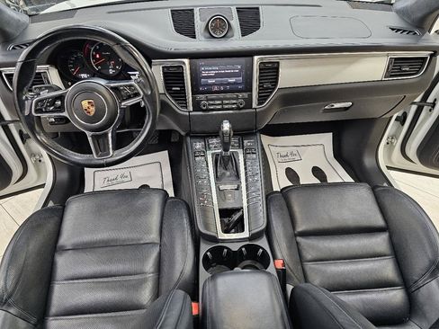 Used 2017 Porsche Macan Turbo AWD/4WD image 30