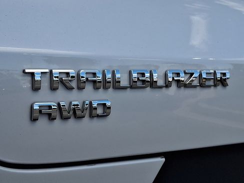 Used 2024 Chevrolet TrailBlazer LT w/ Driver Confidence Package AWD/4WD image 30