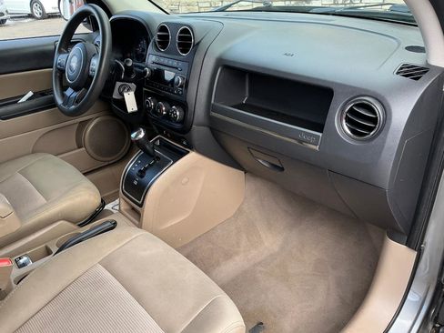 Used 2012 Jeep Compass Sport image 9