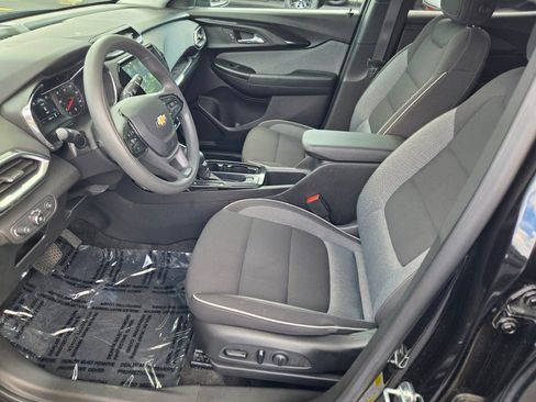 Used 2023 Chevrolet TrailBlazer LT w/ Convenience Package FWD image 21
