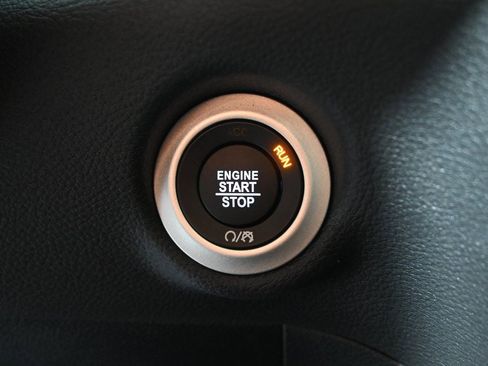 New 2026 Chrysler Pacifica Limited image 33