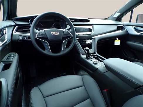 New 2025 Cadillac XT5 Premium Luxury image 8