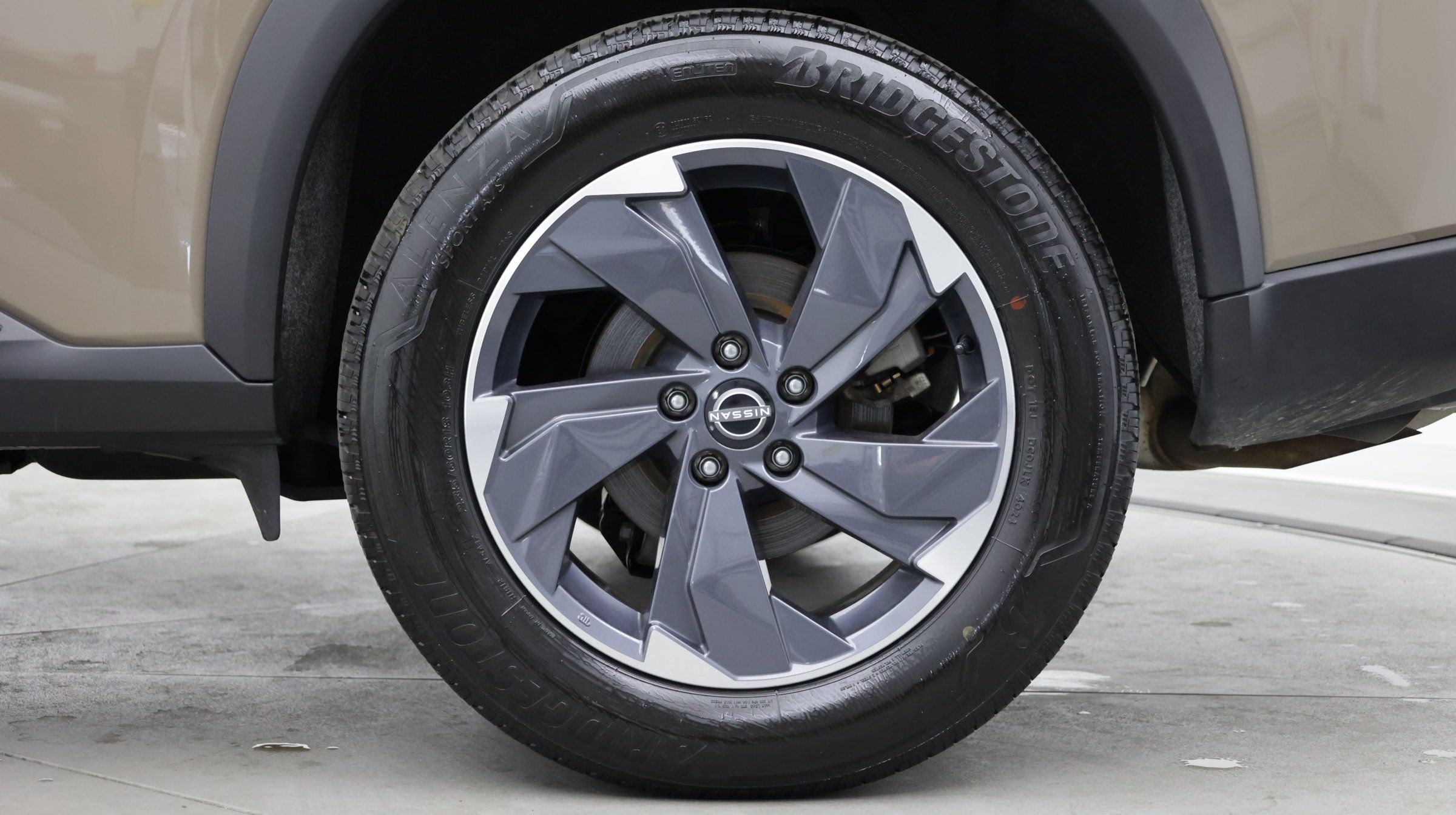 Used 2025 Nissan Rogue SV AWD/4WD image 11