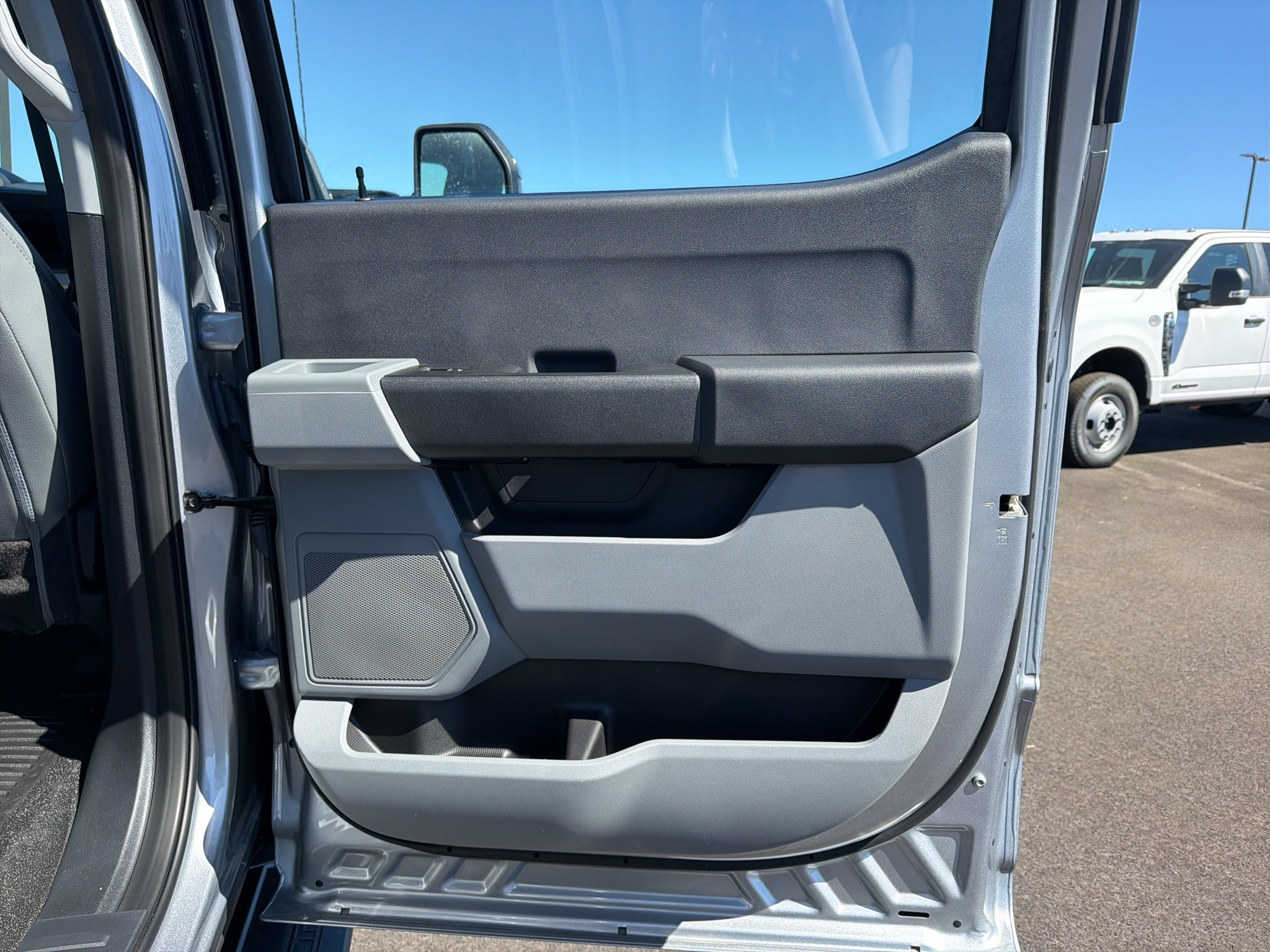 Used 2023 Ford F350 XL AWD/4WD image 23