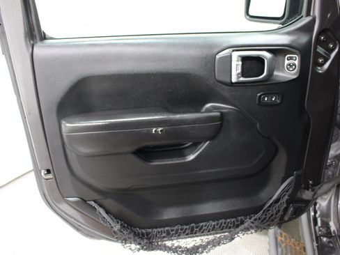 Used 2018 Jeep Wrangler Unlimited Sport S AWD/4WD image 6