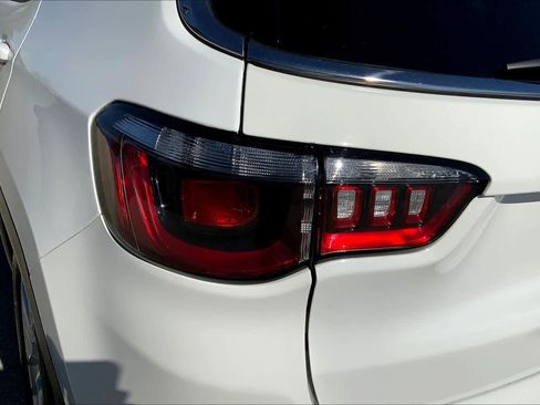 Certified 2022 Jeep Compass Latitude image 24