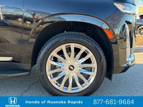 Used 2024 Cadillac Escalade Premium Luxury image 43