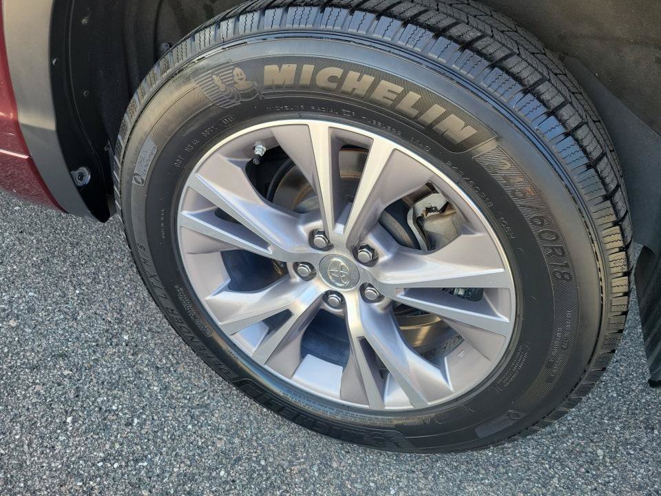 Used 2014 Toyota Highlander XLE FWD image 29