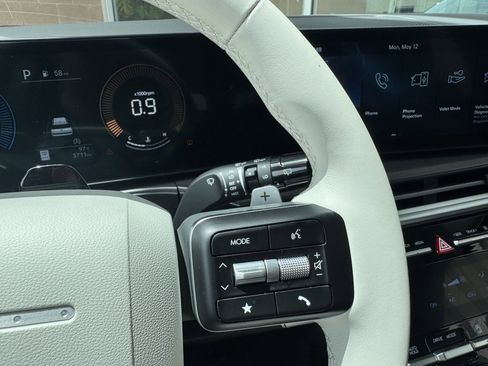 Used 2024 Hyundai Santa Fe SEL image 28